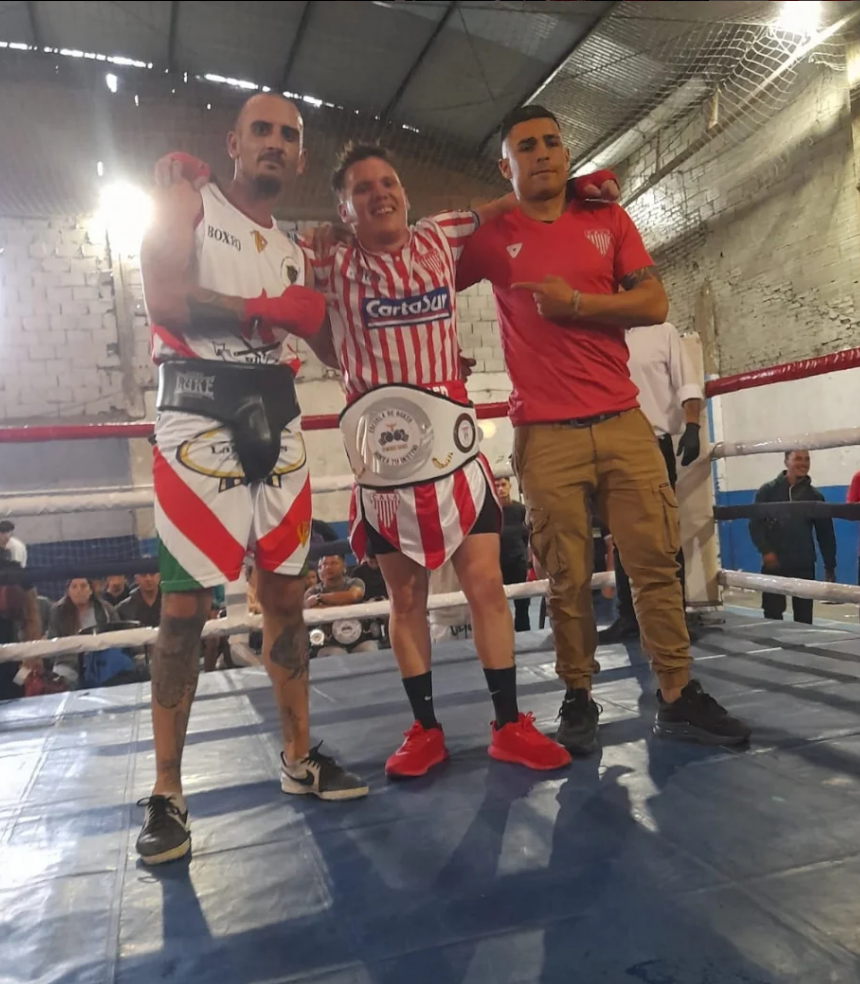 Alexander “Canelo de Lomas”, consiguió su primer cinturón y sueña con ser campeón mundial