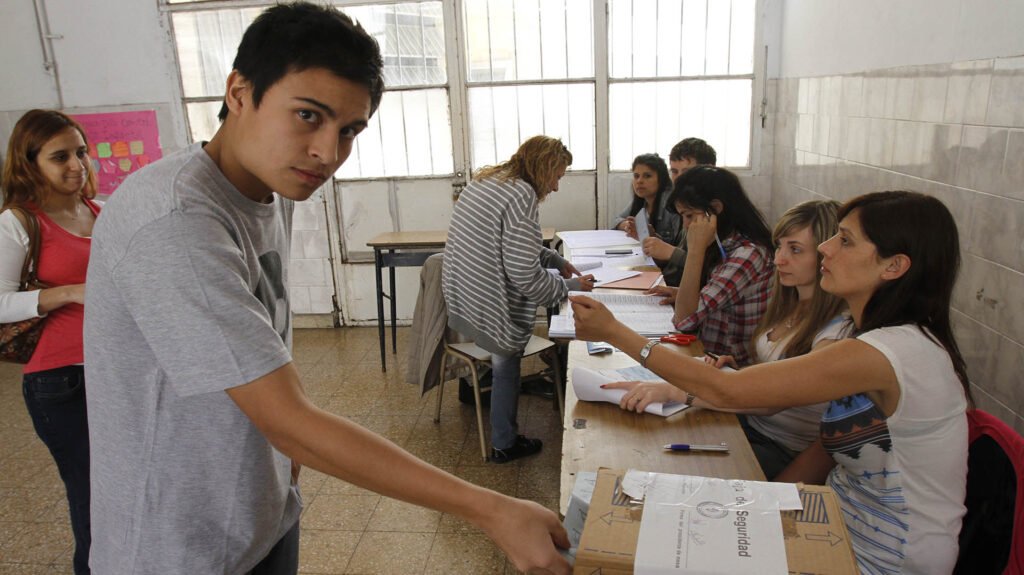 Más de un millón de jóvenes de 16 y 17 años emitirán su voto por primera vez el próximo 26 de octubre en las elecciones legislativas nacionales