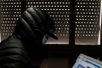 Dictan prisión preventiva a un acusado de ciberestafas con tarjetas de crédito