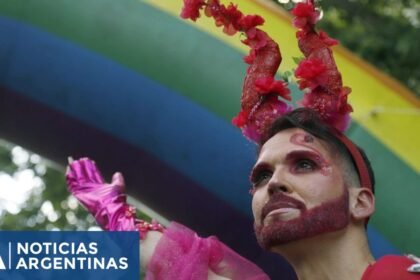 Marcha del orgullo LGBTIQ+ 2025: colores, música y rechazo a las políticas del gobierno