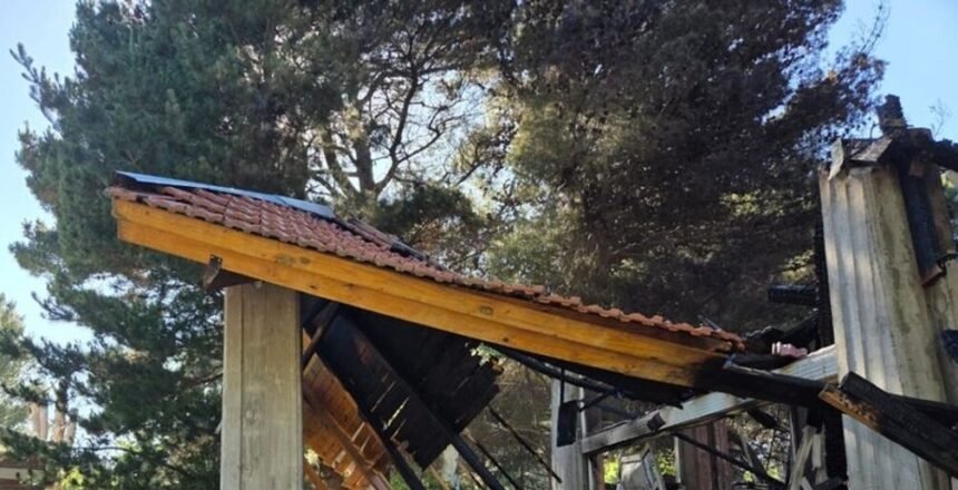 Identifican a menor de 15 años como presunto autor de incendio de parroquia en Pehuén Có