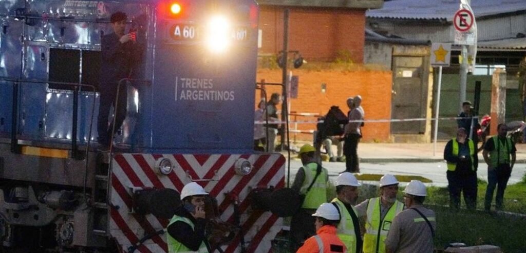 Se reanudó el servicio del Tren Sarmiento luego del descarrilamiento