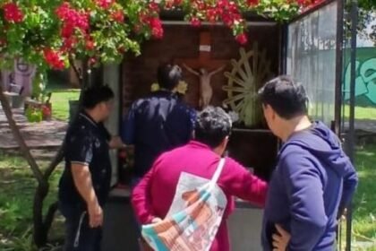 Sacrilegio en Liniers: vandalizaron una imagen de la Virgen de Luján