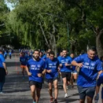 LOMAS CORRE DE AZUL