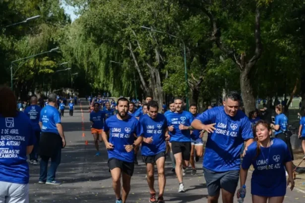 LOMAS CORRE DE AZUL
