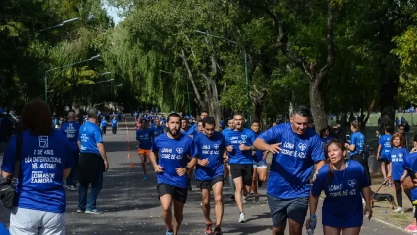 LOMAS CORRE DE AZUL