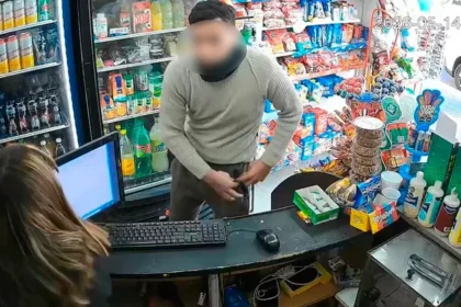 POLICÍA ROBO ROBANDO LOMAS LANÚS