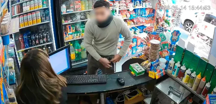 POLICÍA ROBO ROBANDO LOMAS LANÚS