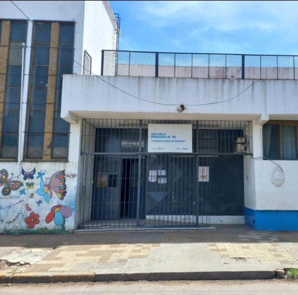 200 docentes