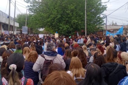 200 docentes