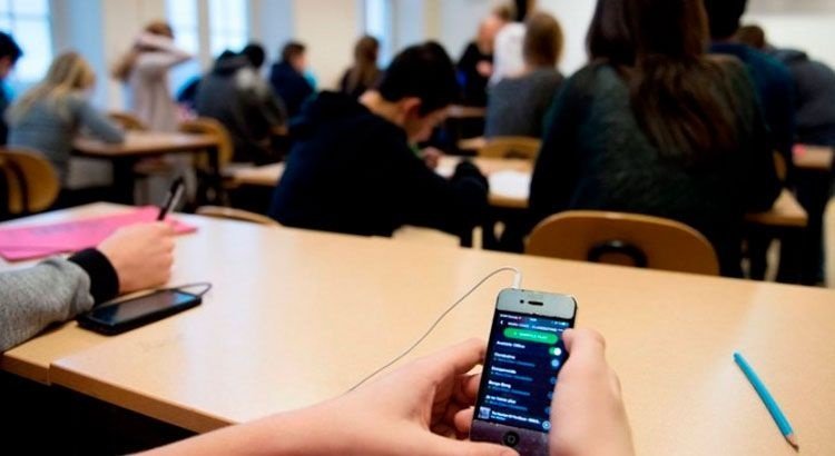 celular en escuelas